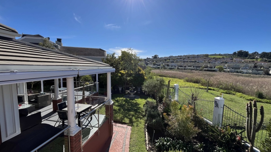 3 Bedroom Property for Sale in Van Riebeeckshof Western Cape